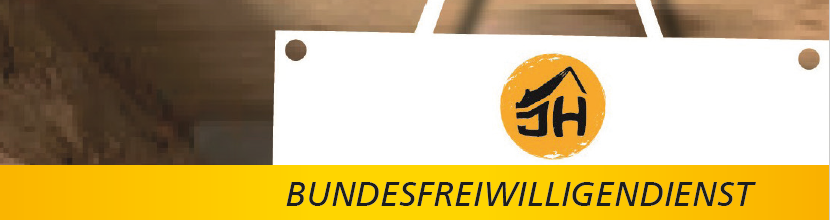 Schriftzug "Rathaus" über dem Eingang
